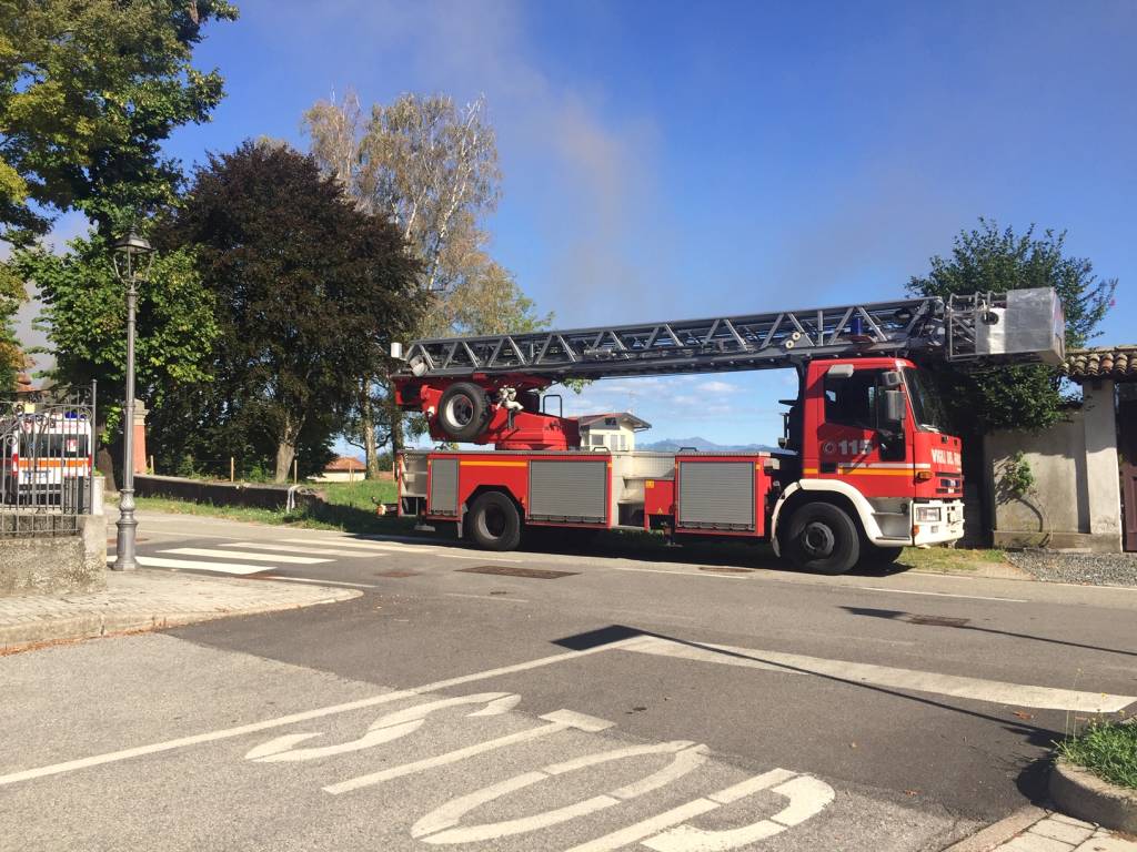 Incendio tetto a Bodio Lomnago