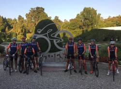 La partenza da Varese dei ciclisti verso Lourdes