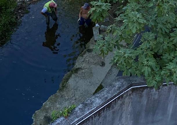 Lavori al greto del torrente Lura