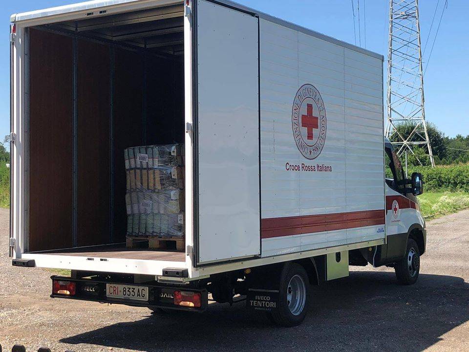 Maxi donazione di cibo al canile-rifugio di Uboldo: "Grazie alla Croce Rossa per il gesto d'aiuto"