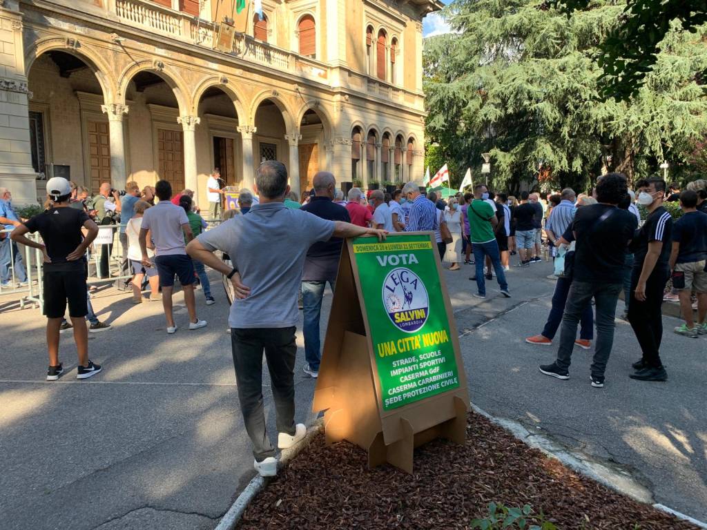 Salvini a Saronno: si riempie Villa Gianetti