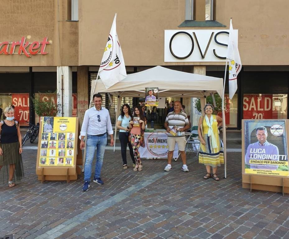 Saronno, gazebo Movimento 5 stelle