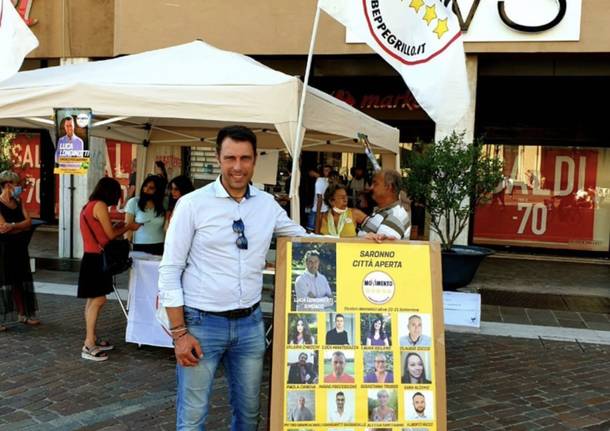 Saronno, gazebo Movimento 5 stelle