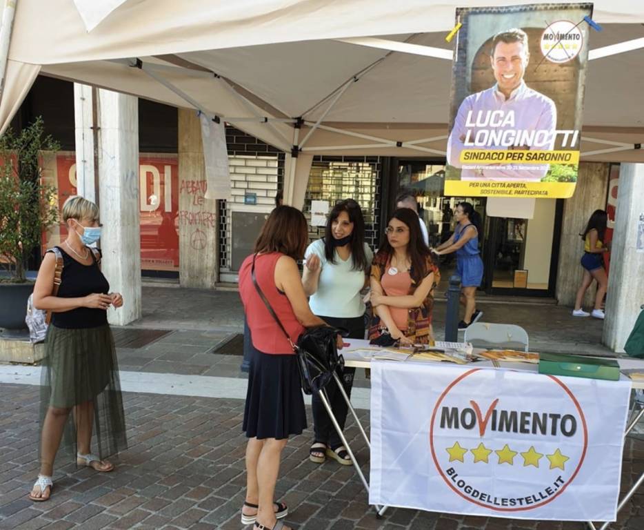 Saronno, gazebo Movimento 5 stelle