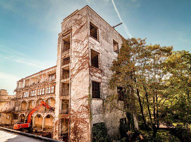 Saronno, la demolizione della "ex Cantoni" nelle foto del bravissimo Luigi Palma