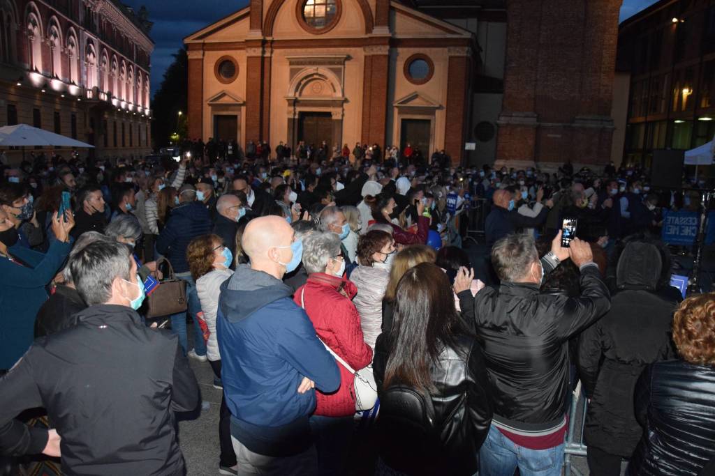 Ballottaggio a Legnano, Salvini in piazza per Carolina Toia