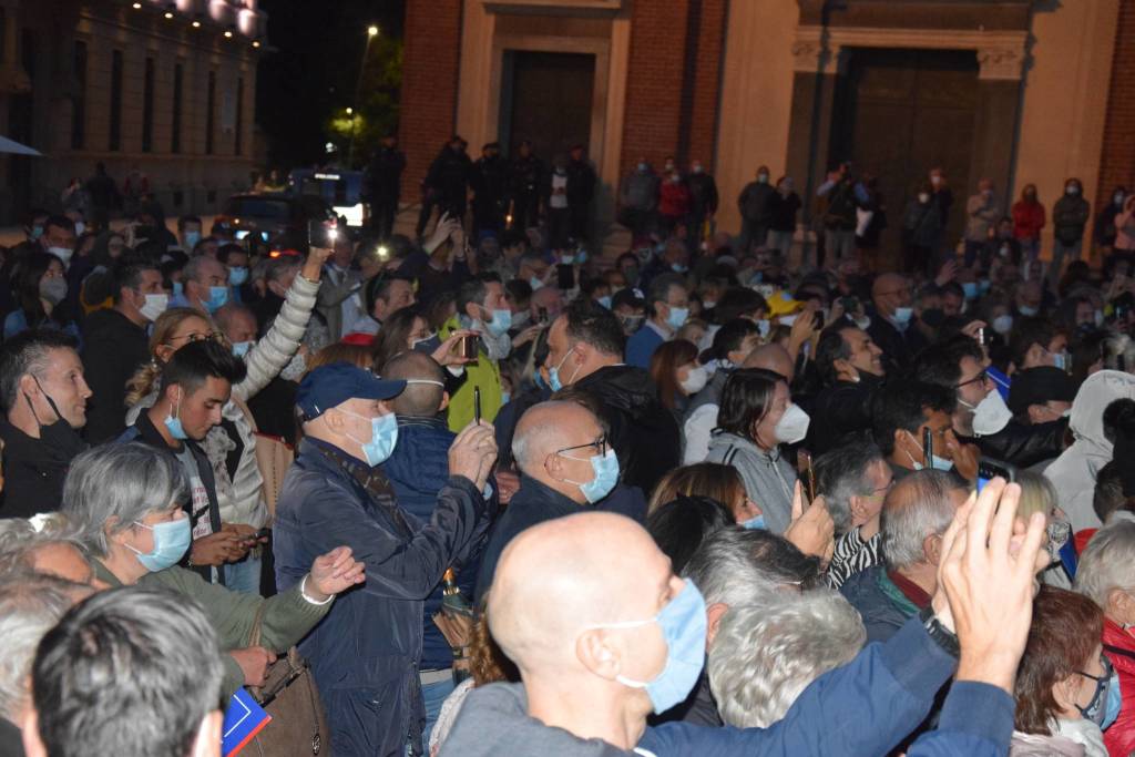 Ballottaggio a Legnano, Salvini in piazza per Carolina Toia