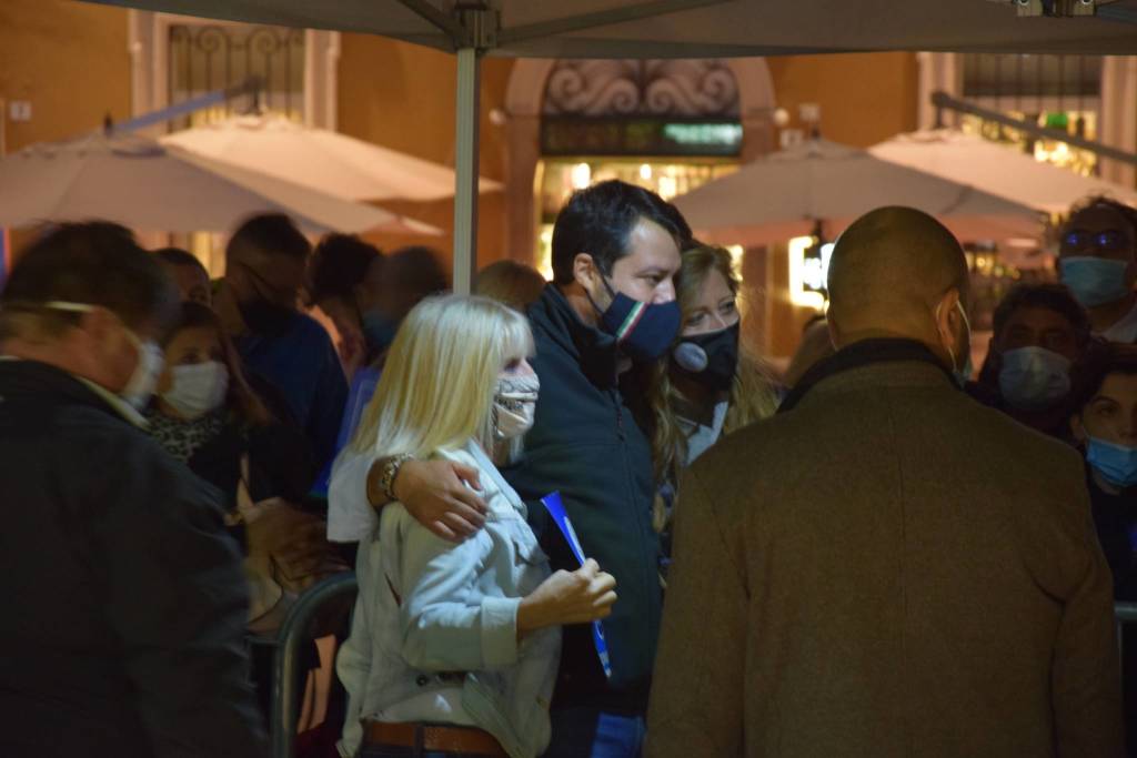 Ballottaggio a Legnano, Salvini in piazza per Carolina Toia