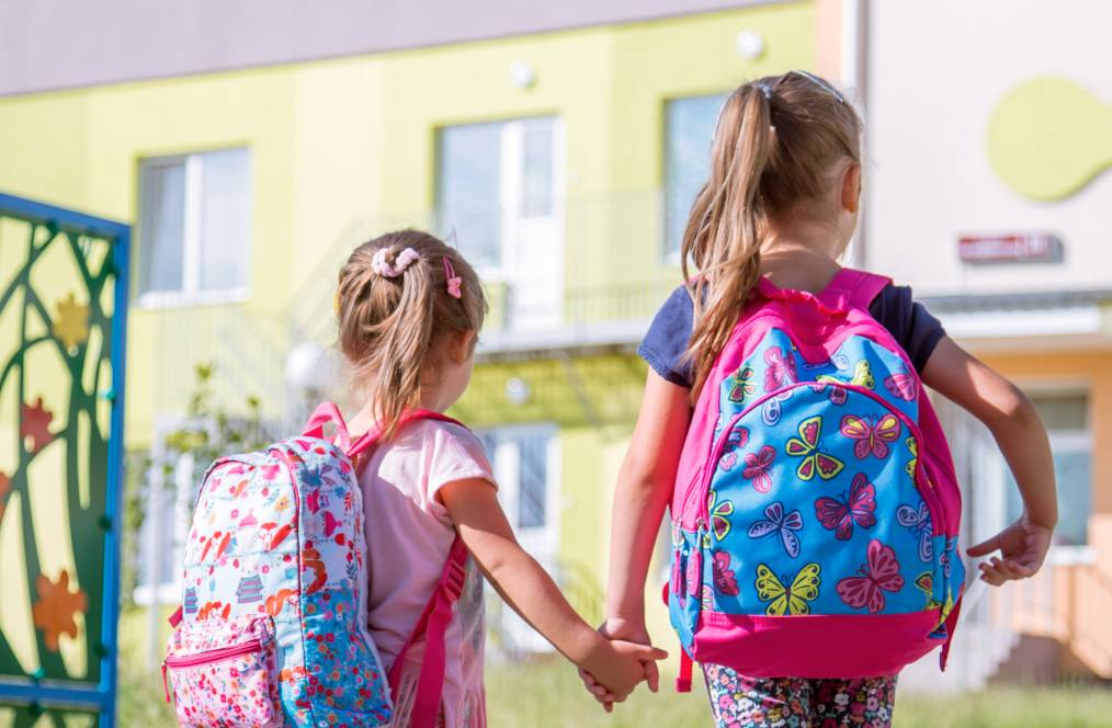 bambini scuola elementare generica