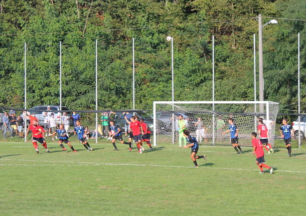 Calcio, Solbiatese – Città di Varese 2-3