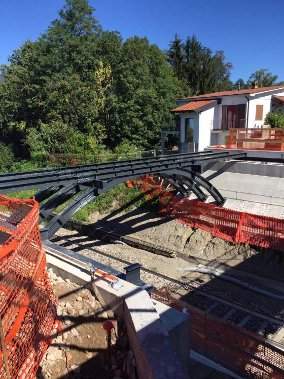 Cantiere di via Giordani: posa della copertura
