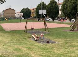 Danni al parco giochi di gurone