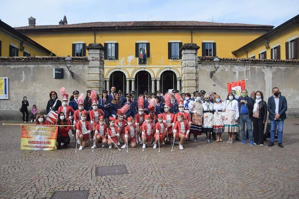 "Di nuovo insieme": il Corpo Musicale Santa Cecilia torna a far festa per le vie del paese