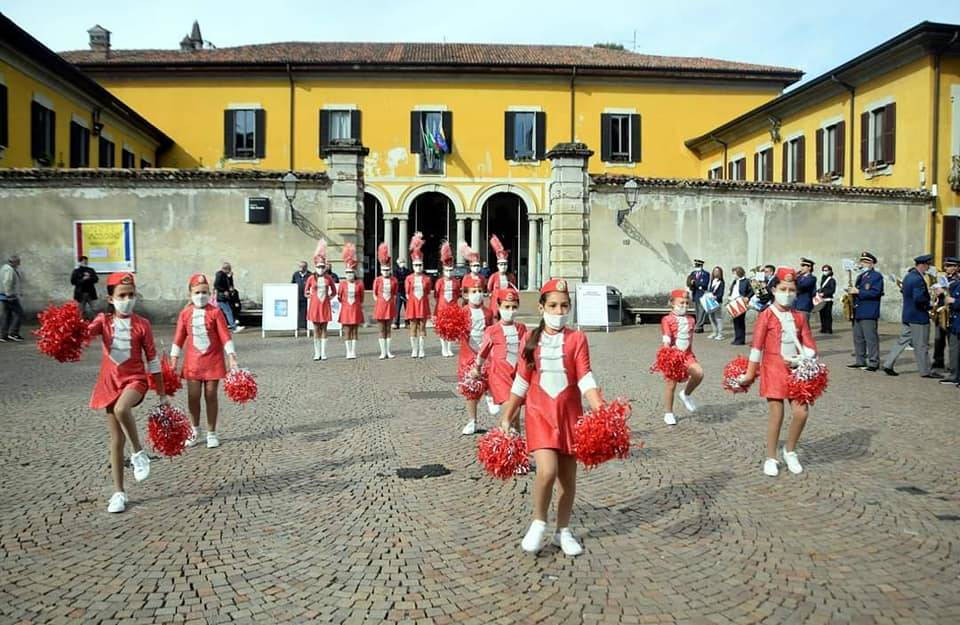 "Di nuovo insieme": il Corpo Musicale Santa Cecilia torna a far festa per le vie del paese