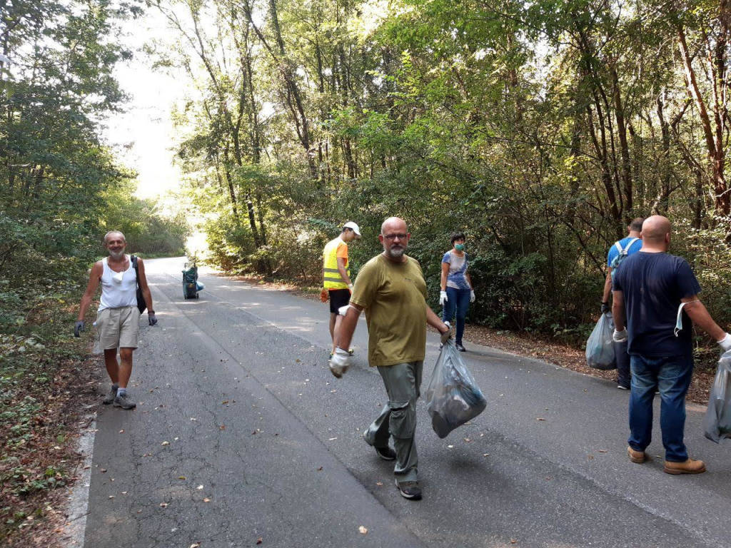 Gerenzano-Rescaldina, il Gruppo Camminata Ecologica ripulisce il Bosco del Rugareto