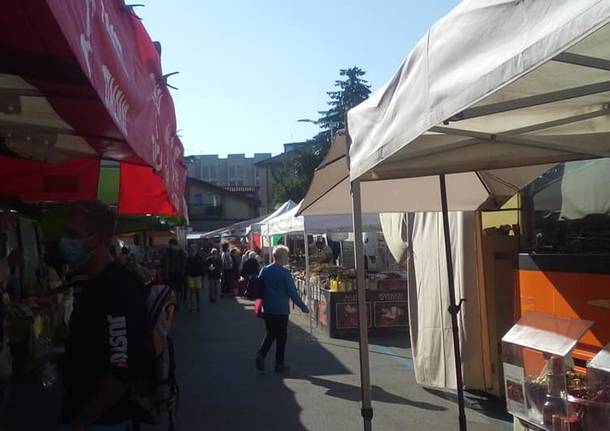 I colori del Mercato di Luino