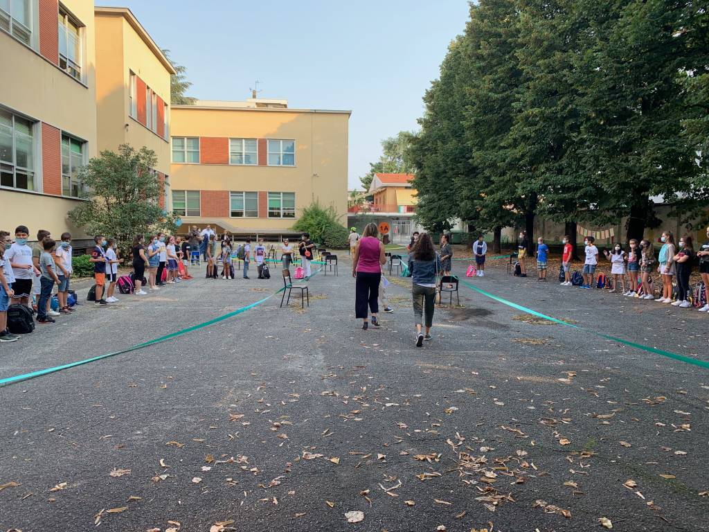 Il benvenuto ai primini della Scuola Elementare Bertacchi