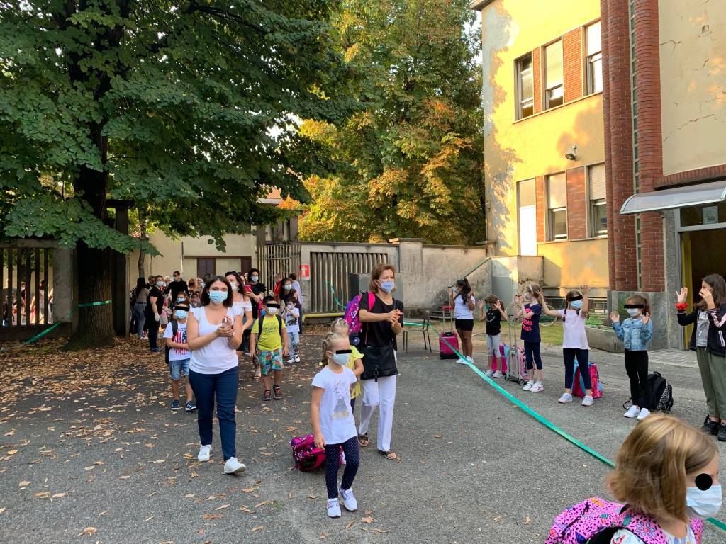 Il benvenuto ai primini della Scuola Elementare Bertacchi