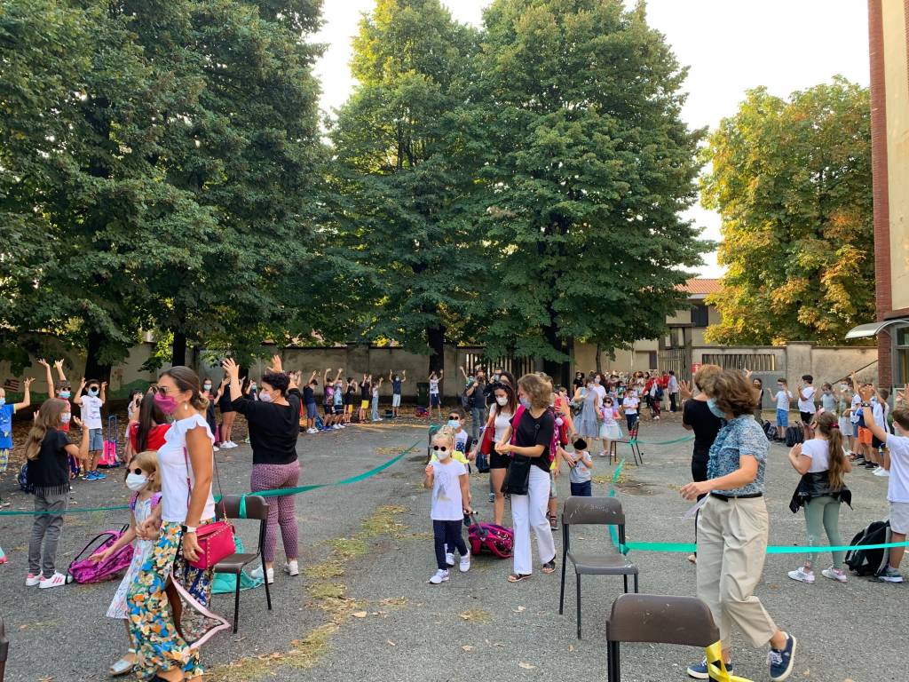 Il benvenuto ai primini della Scuola Elementare Bertacchi