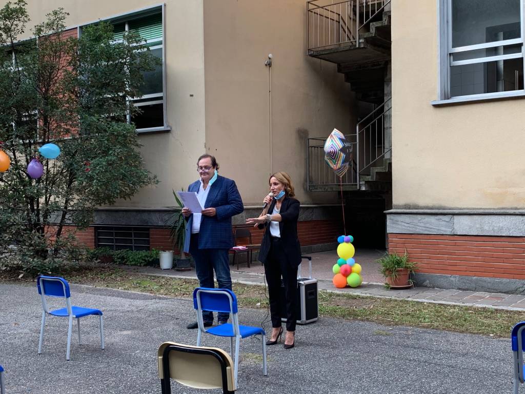 Il benvenuto ai primini della Scuola Elementare Bertacchi