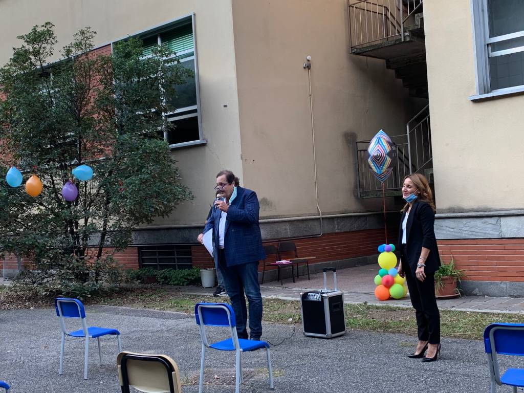 Il benvenuto ai primini della Scuola Elementare Bertacchi