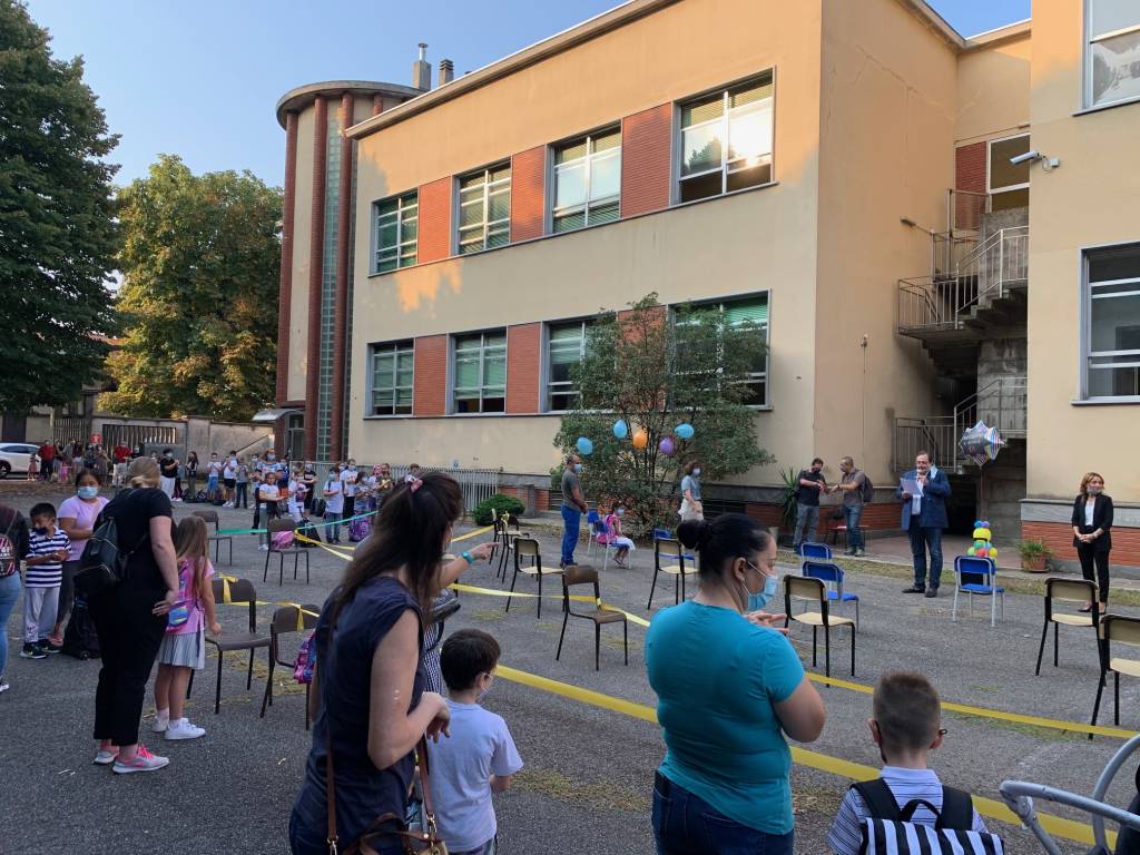 Il benvenuto ai primini della Scuola Elementare Bertacchi