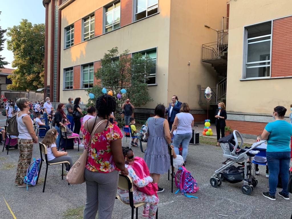 Il benvenuto ai primini della Scuola Elementare Bertacchi