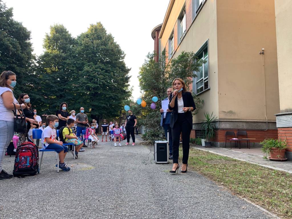 Il benvenuto ai primini della Scuola Elementare Bertacchi