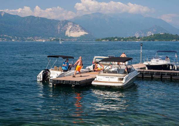 lago maggiore laveno barche