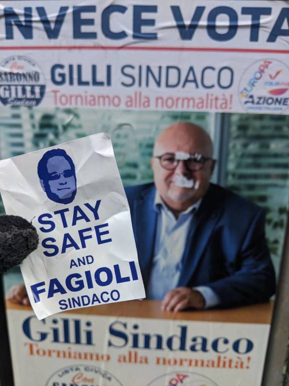 Manomessi i manifesti elettorali. A Saronno Gilli, Airoldi e Forza Italia presi di mira