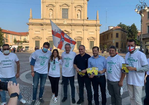 Paolo Grimoldi a Saronno: "Alle elezioni votate Fagioli". Doppio gazebo della Lega 