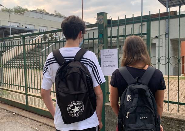 Primo giorno di scuola liceo Ferraris Varese