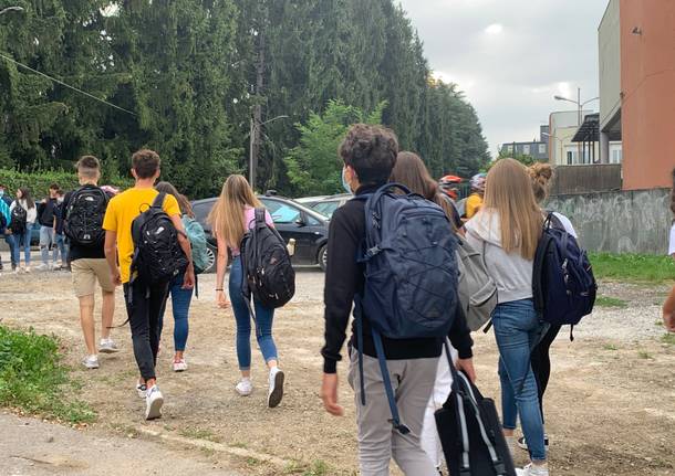 Primo giorno di scuola liceo Ferraris Varese