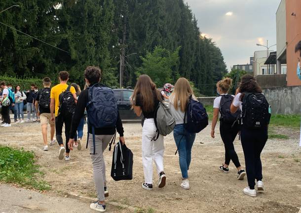 Primo giorno di scuola liceo Ferraris Varese