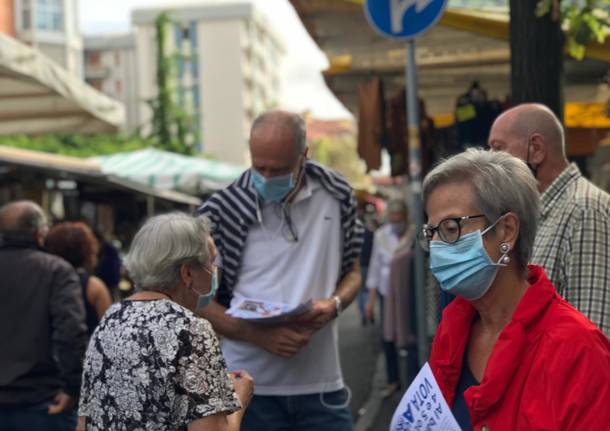 Saronno, al mercato riprende la campagna elettorale