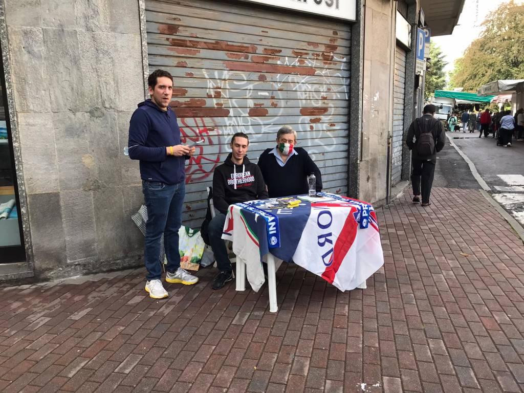 Saronno, al mercato riprende la campagna elettorale