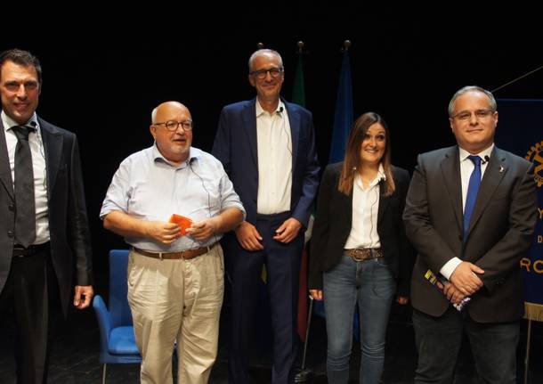 Saronno, il confronto fra i candidati sindaci scalda la serata al Teatro Giuditta Pasta