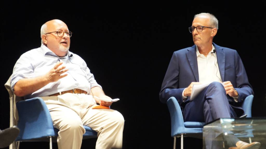 Saronno, il confronto fra i candidati sindaci scalda la serata al Teatro Giuditta Pasta