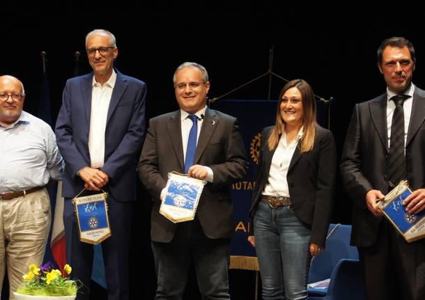 Saronno, il confronto fra i candidati sindaci scalda la serata al Teatro Giuditta Pasta