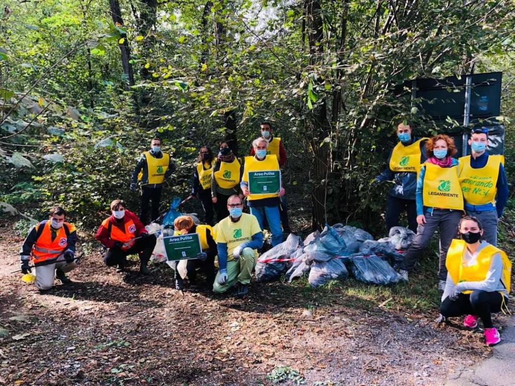 Strade Pulite Alto Milanese al lavoro a Parabiago e Gerenzano