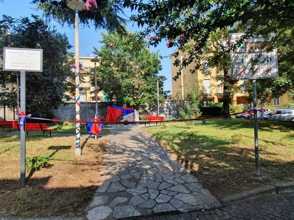 Taglio del nastro per il "Giardino delle Donne" a Rescaldina