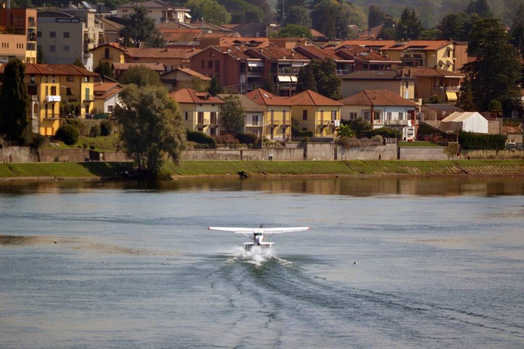 Tornano gli idrovolanti a Sesto Calende, con il palio Sestese