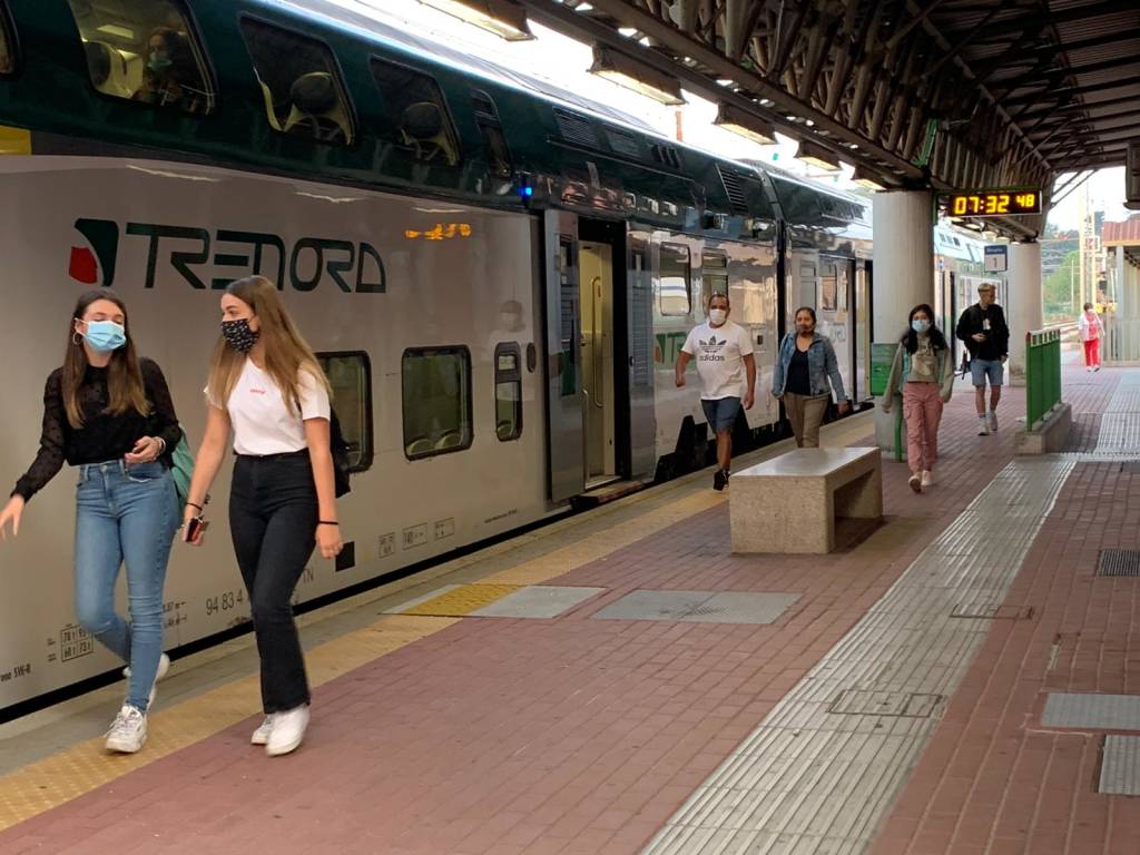 trenord stazione inizio scuola tradate