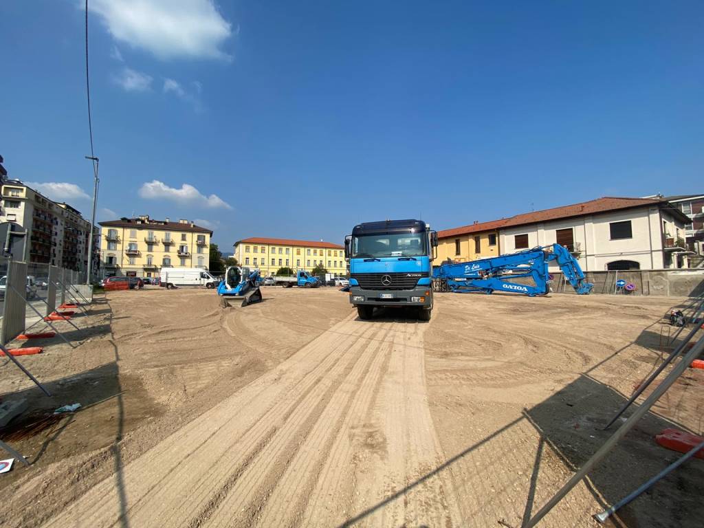 Via Carcano: alla fine i lavori di demolizione