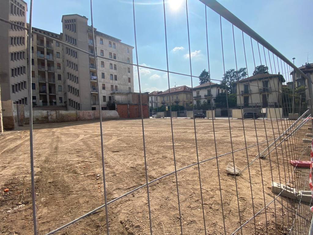 Via Carcano: alla fine i lavori di demolizione