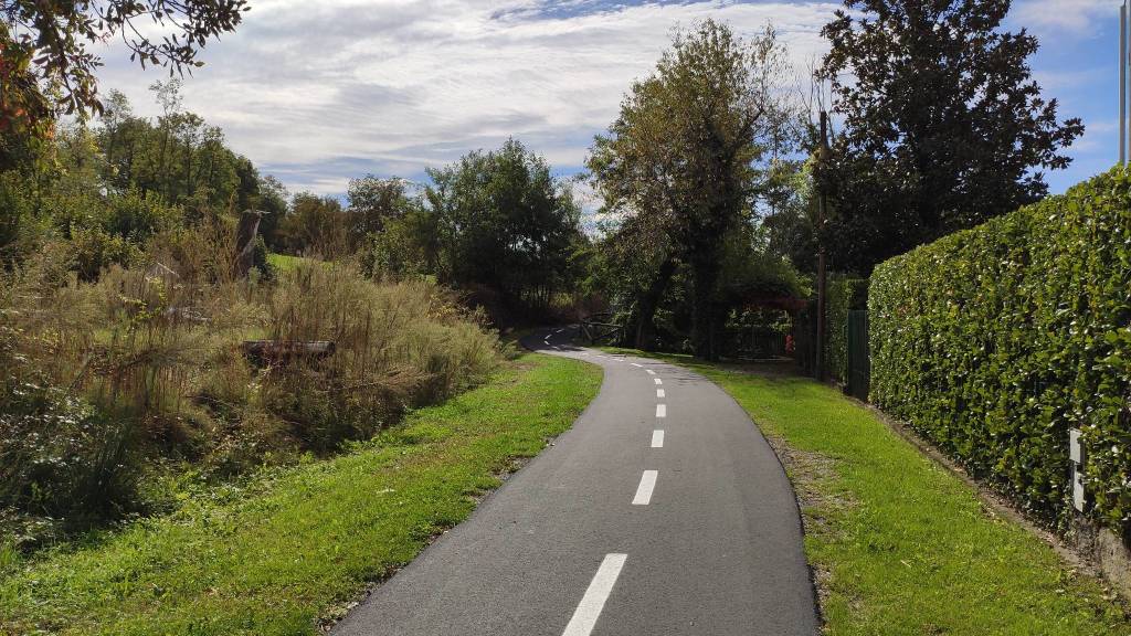 asfaltatura pista ciclabile corgeno