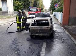 auto in fiamme a Legnano