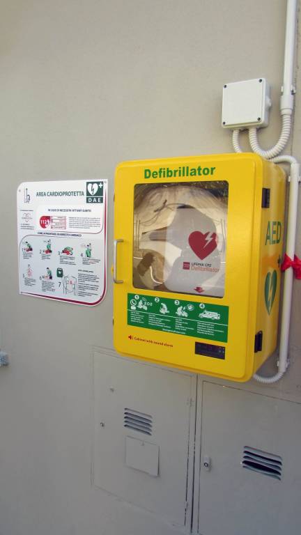 Cocquio Trevisago, un nuovo defibrillatore in paese