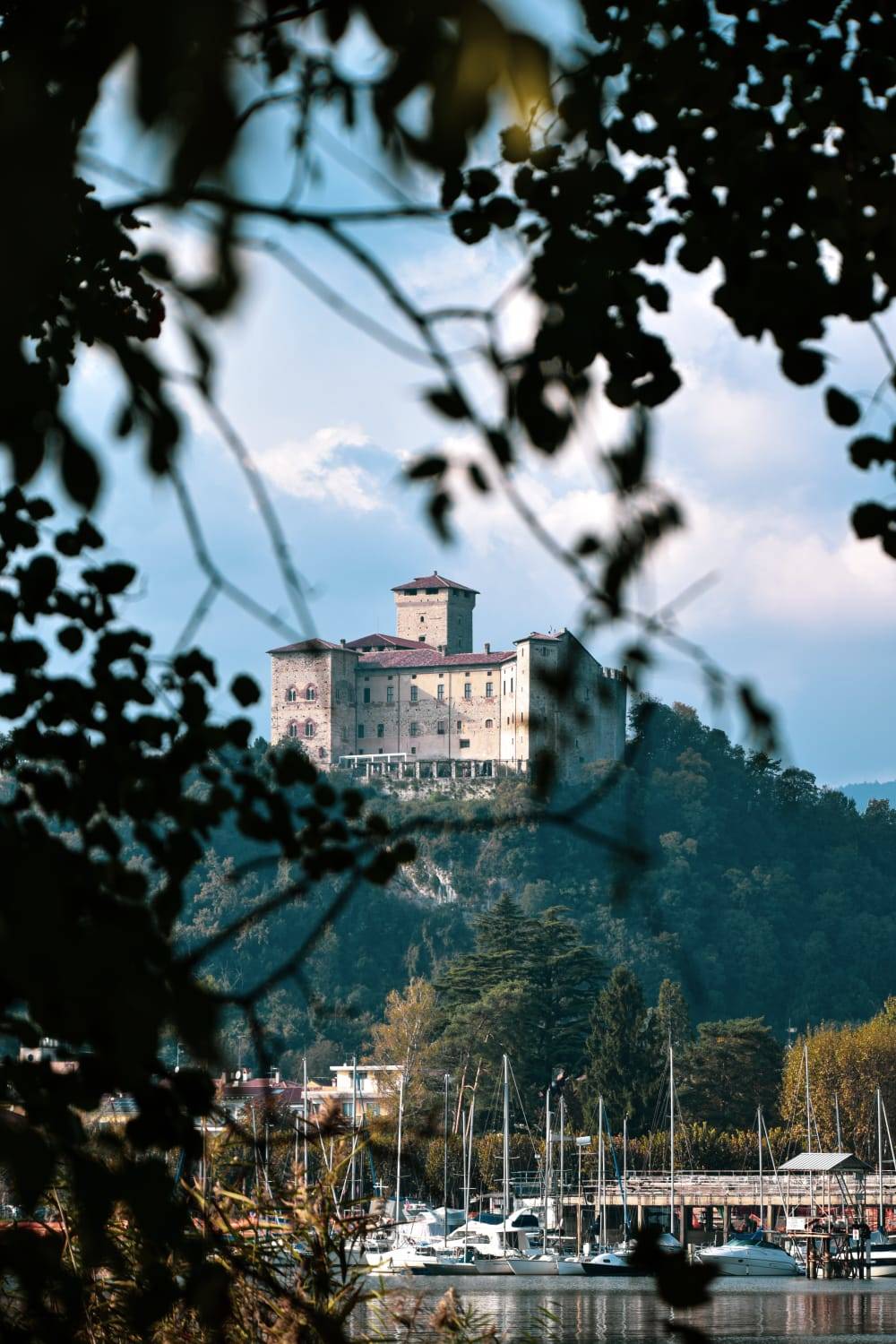 MAESTOSA ROCCA DI ANGERA