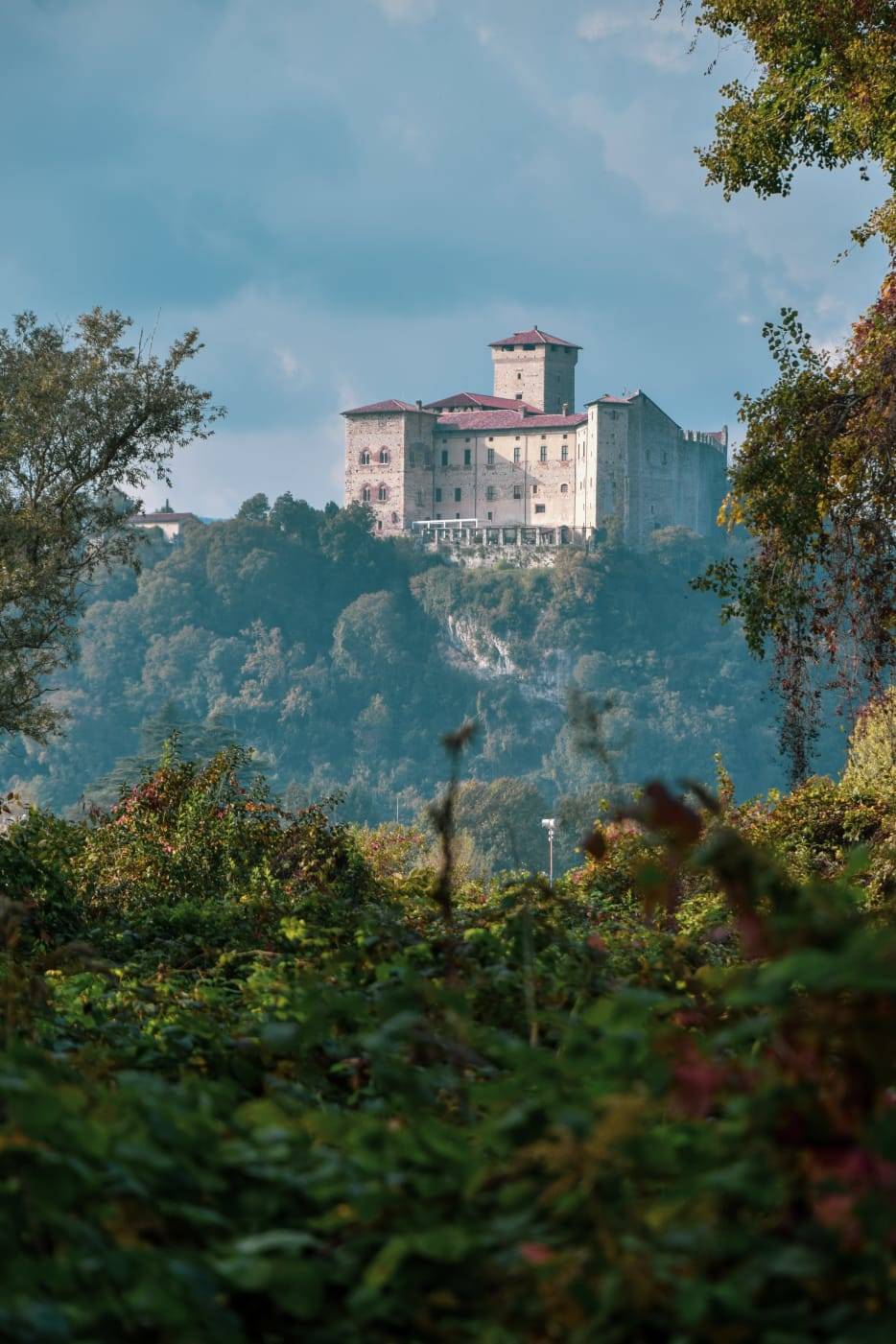 MAESTOSA ROCCA DI ANGERA